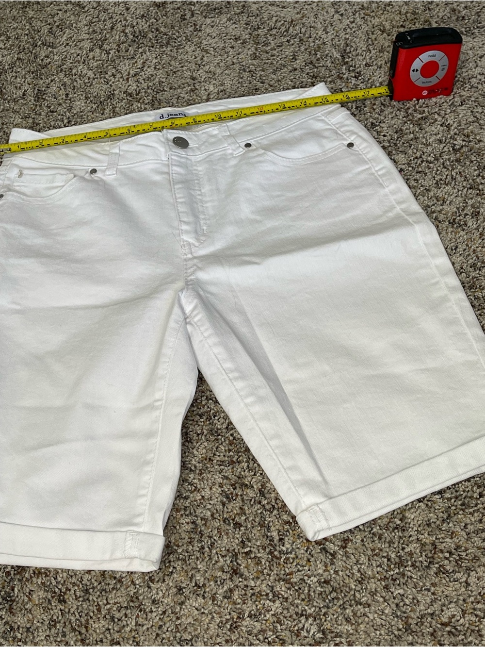d. jeans White Bermuda Jean Shorts with cuff size 8 EUC - Picture 3 of 7